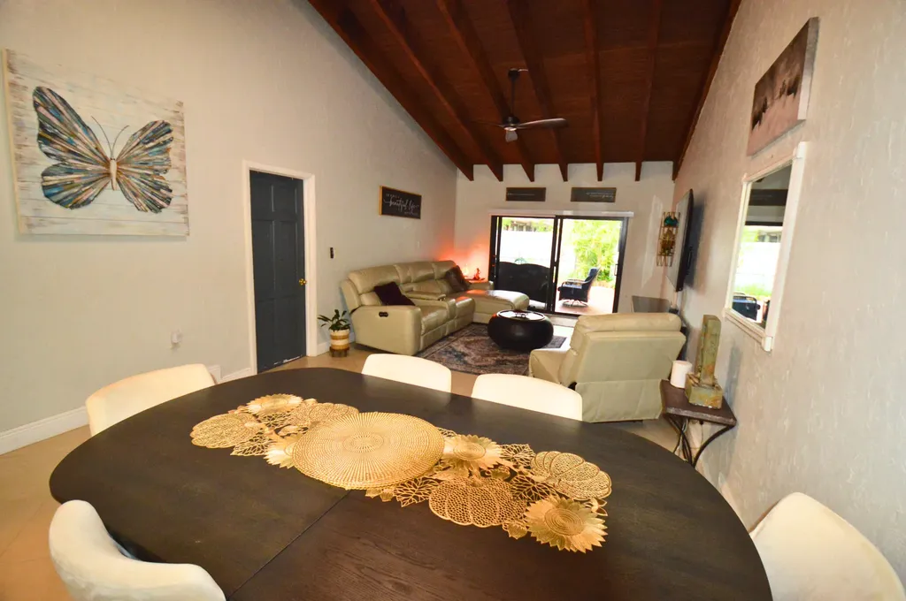 2280 Poinsetta Court Pembroke Pines FL 33026