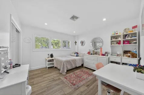 2231 NE 34th Street Lighthouse Point FL 33064