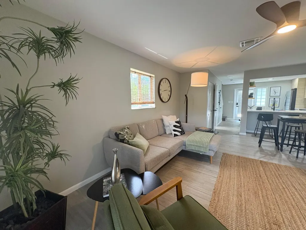 690 SE 23rd Avenue Pompano Beach FL 33062