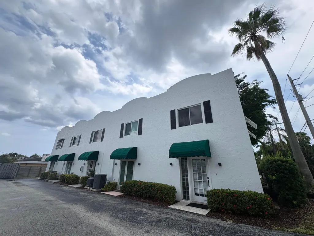 690 SE 23rd Avenue Pompano Beach FL 33062