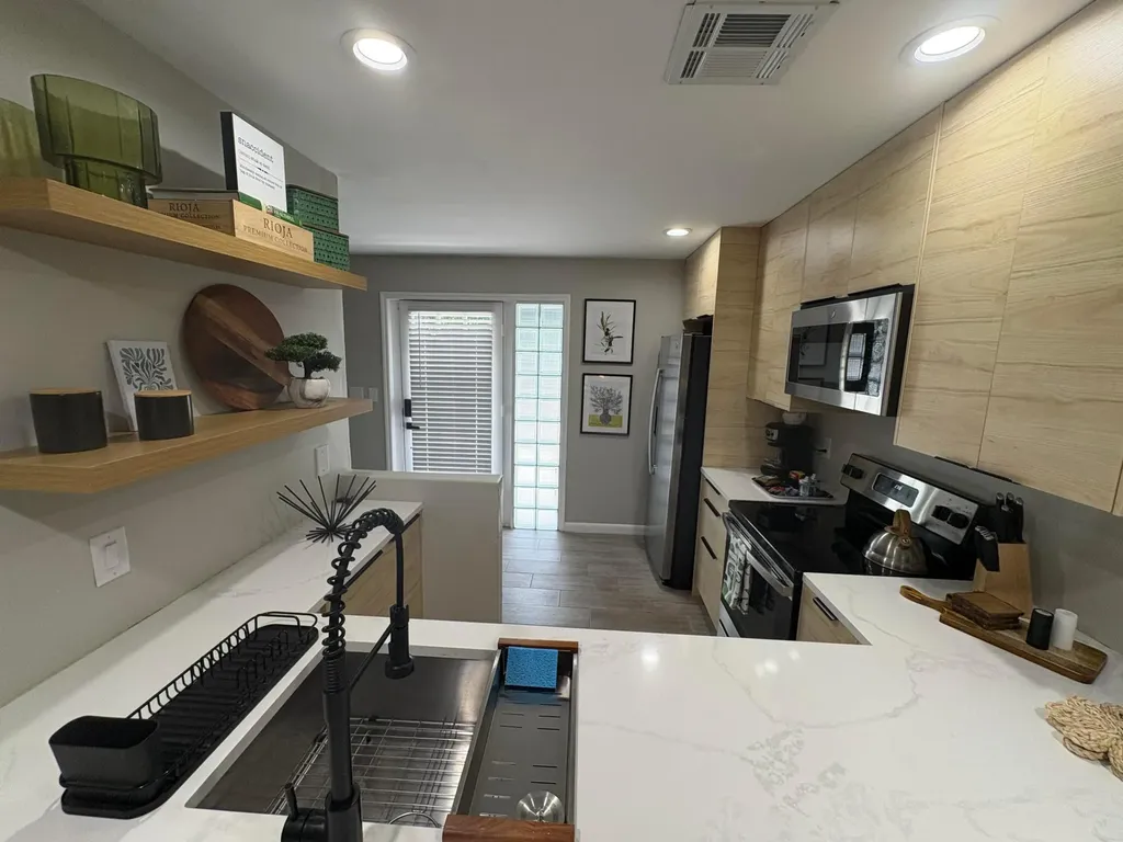 690 SE 23rd Avenue Pompano Beach FL 33062