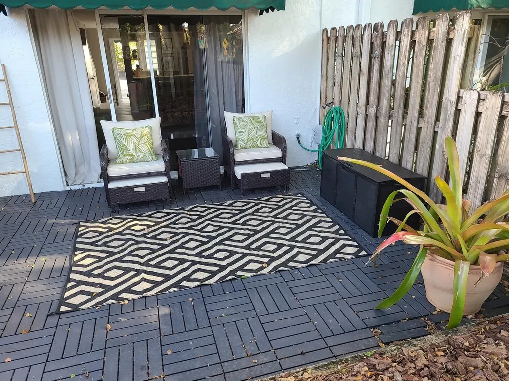 690 SE 23rd Avenue Pompano Beach FL 33062