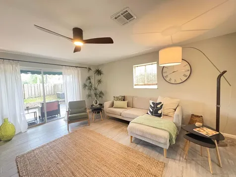 690 SE 23rd Avenue Pompano Beach FL 33062