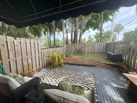 690 SE 23rd Avenue Pompano Beach FL 33062