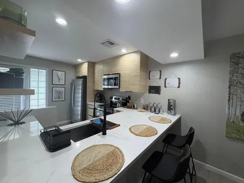 690 SE 23rd Avenue Pompano Beach FL 33062