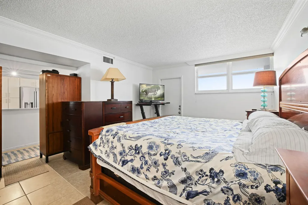 3100 NE 49 Street Street NE Fort Lauderdale FL 33308