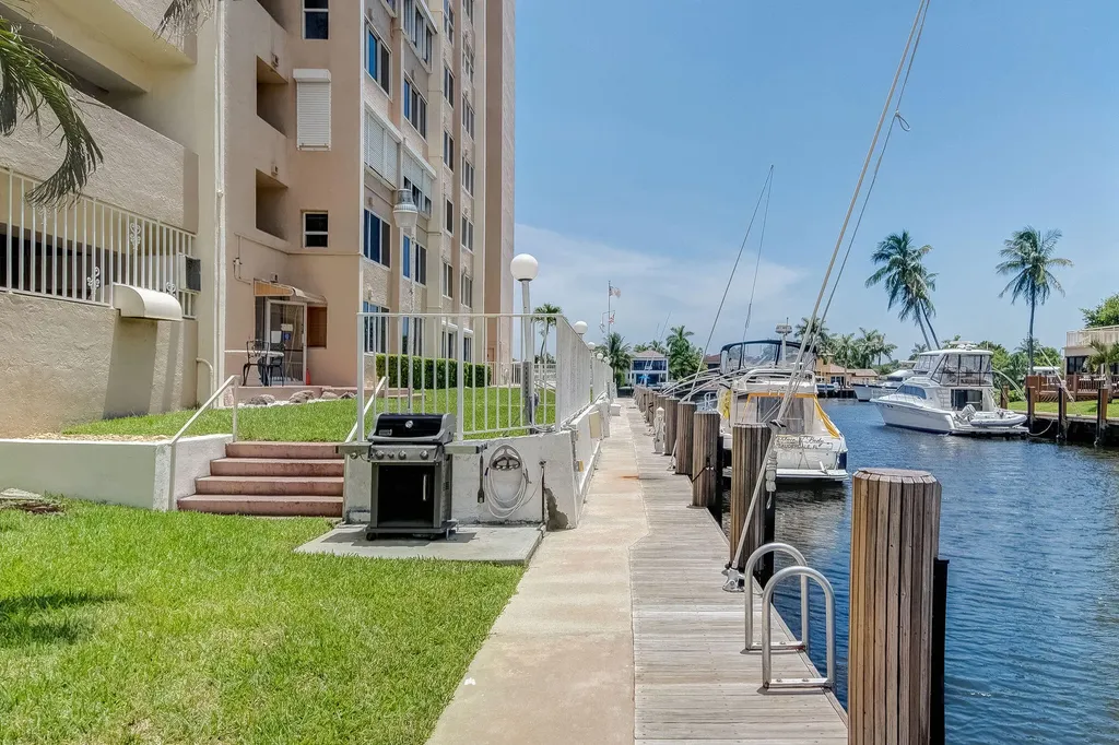 3100 NE 49 Street Street NE Fort Lauderdale FL 33308