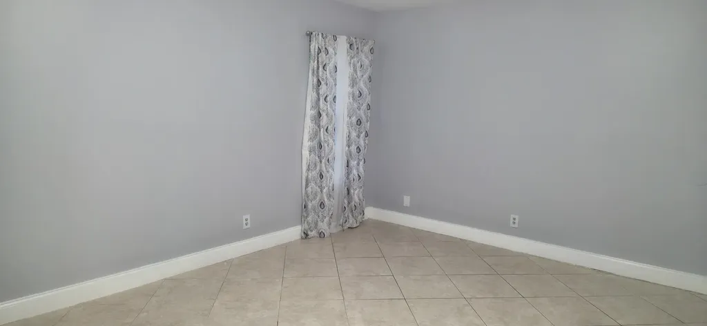 2086 SW 71st Way Davie FL 33317