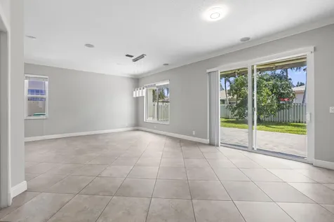 6878 NW 33rd Street Margate FL 33063