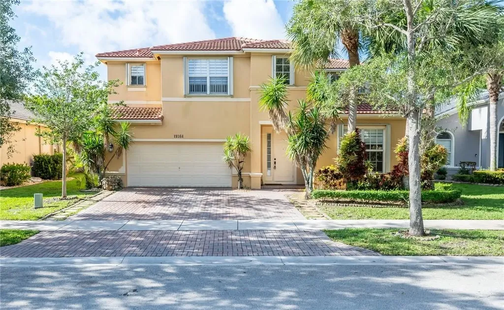 19364 S Whitewater Avenue Weston FL 33332