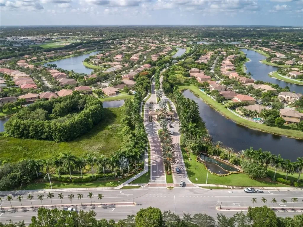 19364 S Whitewater Avenue Weston FL 33332