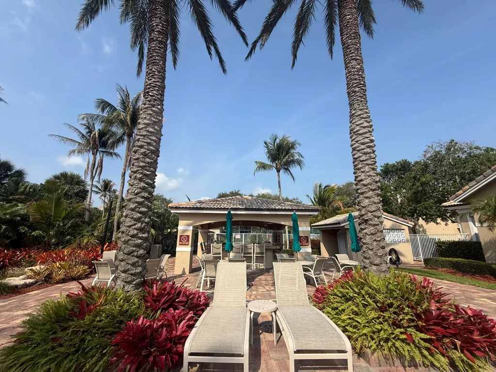 284 Village Boulevard Tequesta FL 33469