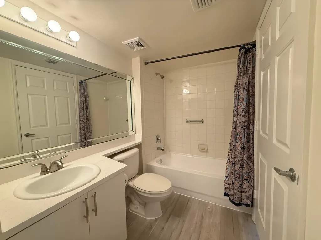284 Village Boulevard Tequesta FL 33469