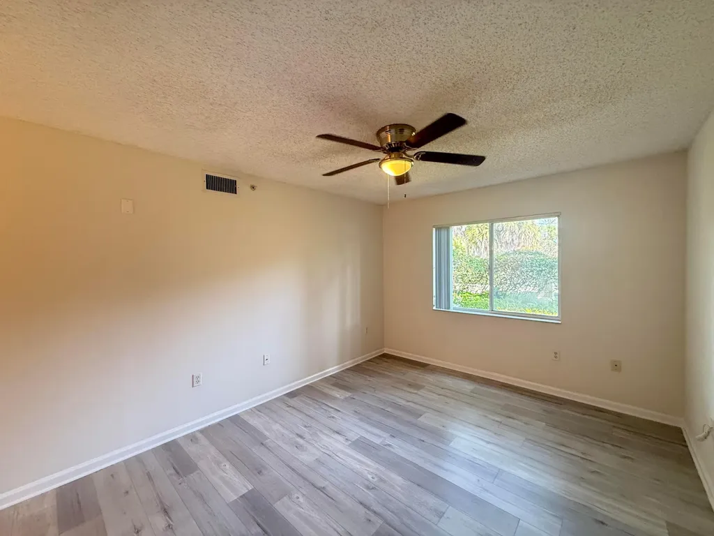 284 Village Boulevard Tequesta FL 33469