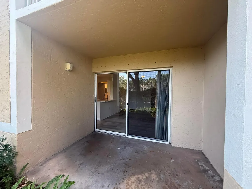 284 Village Boulevard Tequesta FL 33469