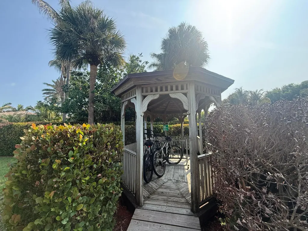 284 Village Boulevard Tequesta FL 33469