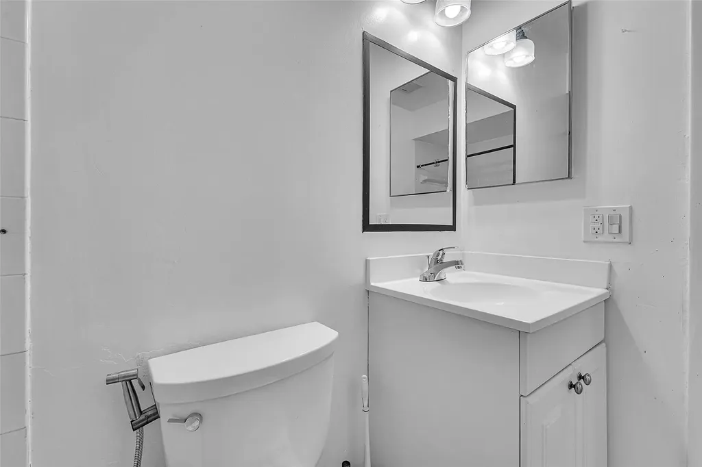 2698 N Nob Hill Road Sunrise FL 33322