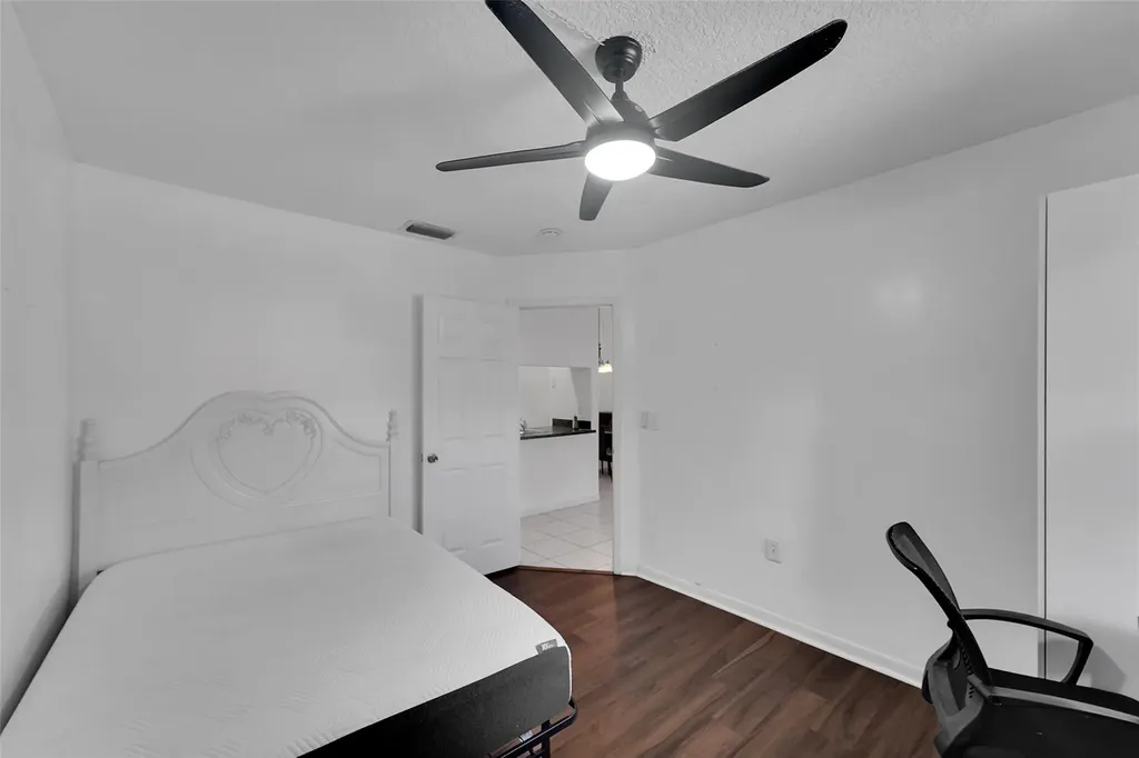 2698 N Nob Hill Road Sunrise FL 33322