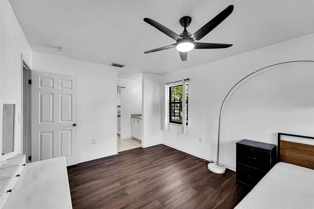 2698 N Nob Hill Road Sunrise FL 33322