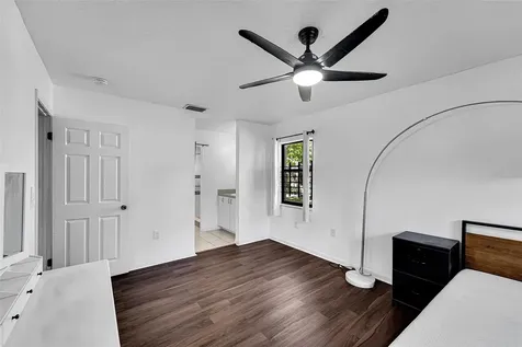 2698 N Nob Hill Road Sunrise FL 33322