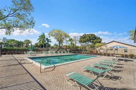 2698 N Nob Hill Road Sunrise FL 33322