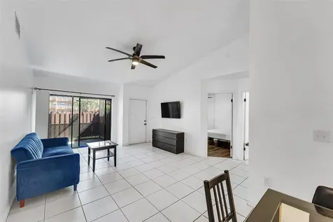 2698 N Nob Hill Road Sunrise FL 33322