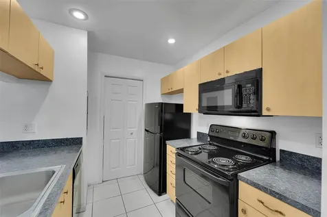 2698 N Nob Hill Road Sunrise FL 33322