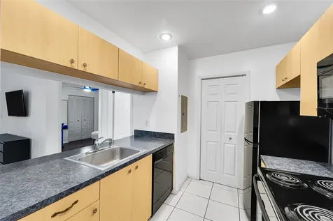2698 N Nob Hill Road Sunrise FL 33322