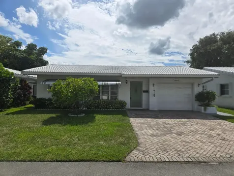 5805 NW 83rd Avenue Tamarac FL 33321