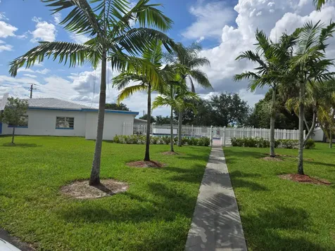 5805 NW 83rd Avenue Tamarac FL 33321