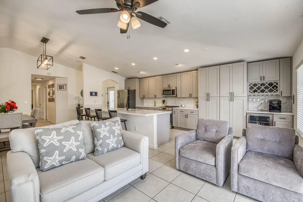 6036 Azalea Circle West Palm Beach FL 33415