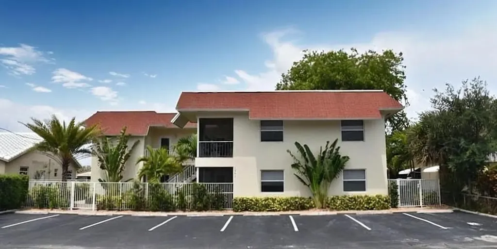 1361 NE 27 Way Pompano Beach FL