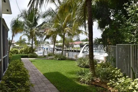 1361 NE 27 Way Pompano Beach FL