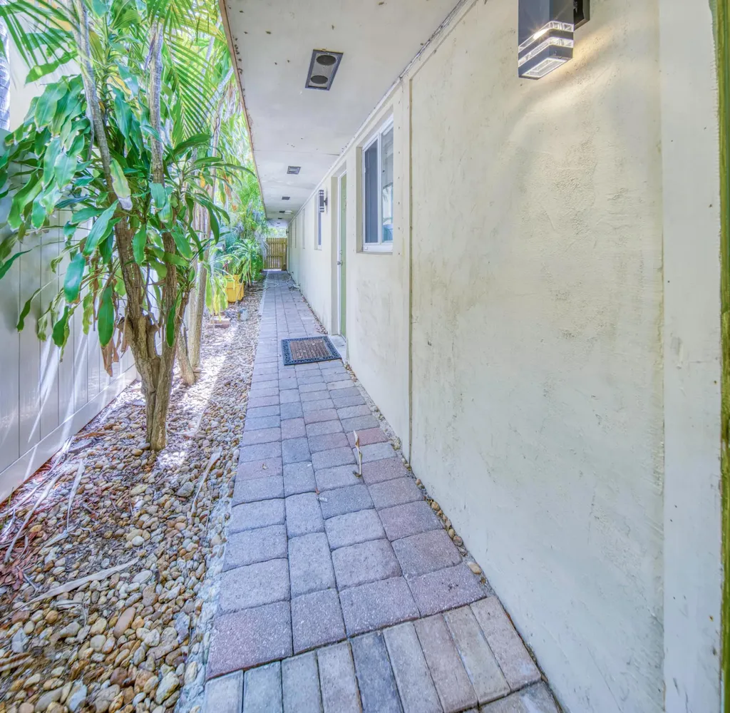 305 S Federal Highway Lake Worth Beach FL 33460
