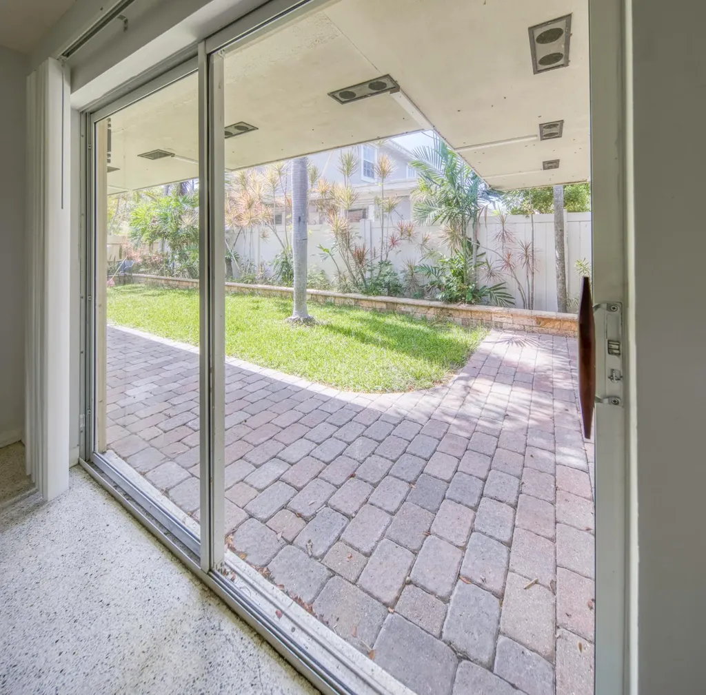 305 S Federal Highway Lake Worth Beach FL 33460