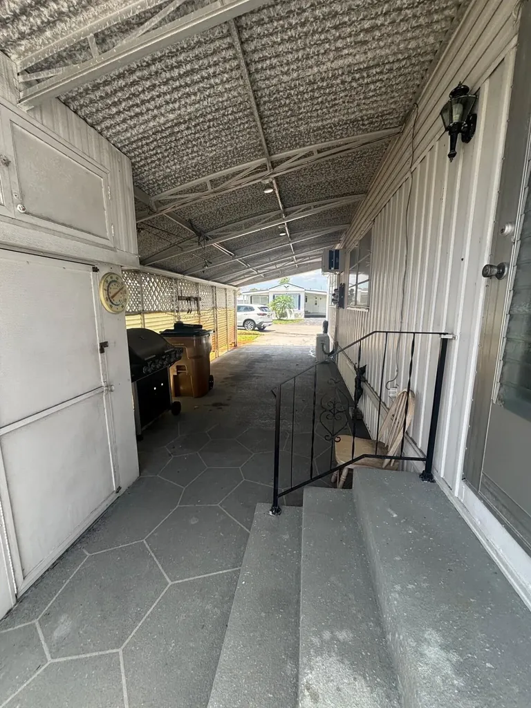 586 NE 47th Street Deerfield Beach FL 33064