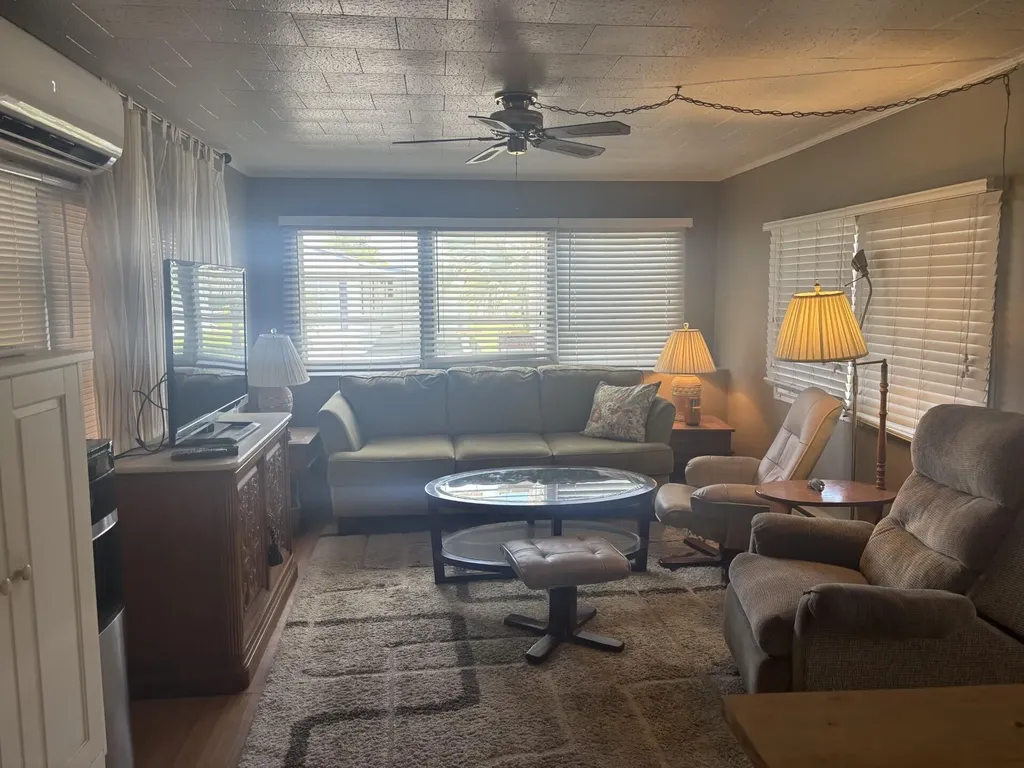 586 NE 47th Street Deerfield Beach FL 33064
