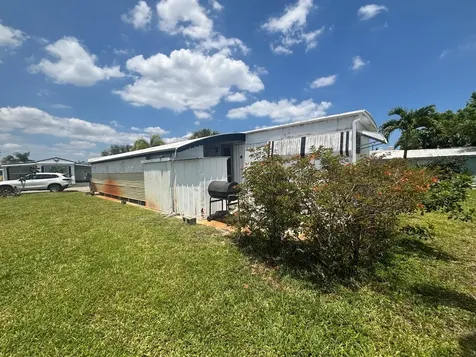 586 NE 47th Street Deerfield Beach FL 33064