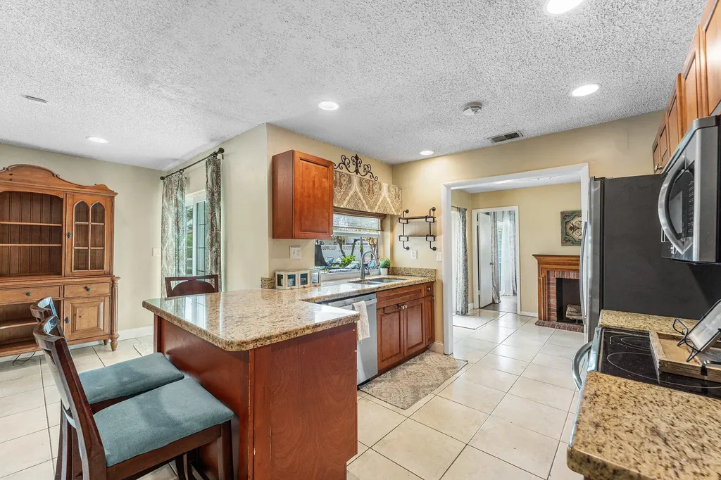 3760 NW 112th Terrace Coral Springs FL 33065