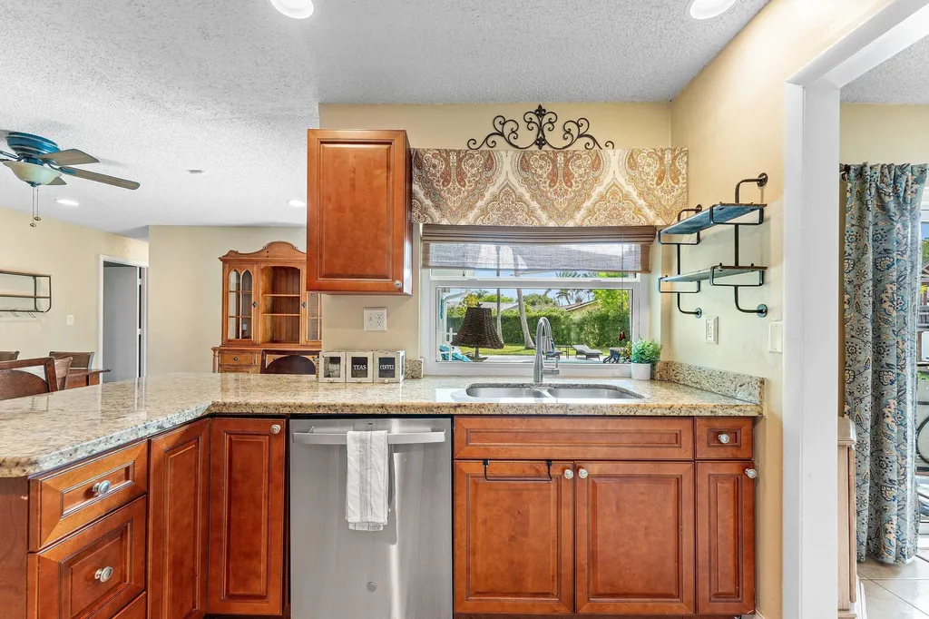 3760 NW 112th Terrace Coral Springs FL 33065