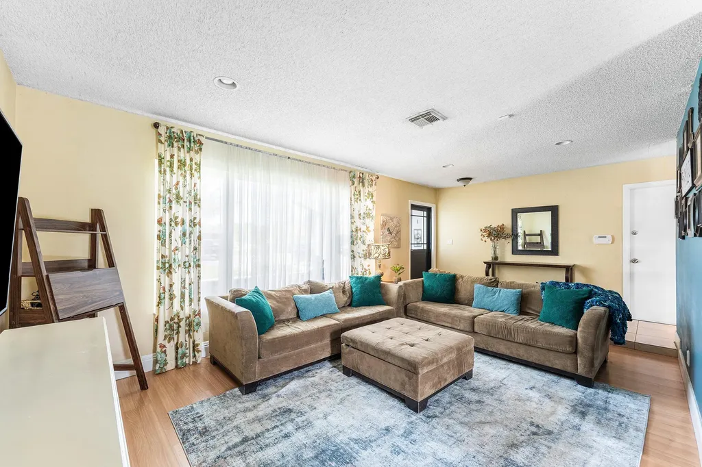 3760 NW 112th Terrace Coral Springs FL 33065