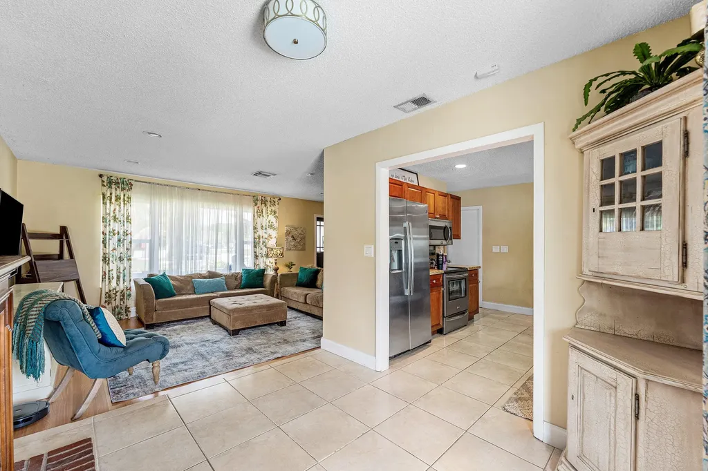 3760 NW 112th Terrace Coral Springs FL 33065