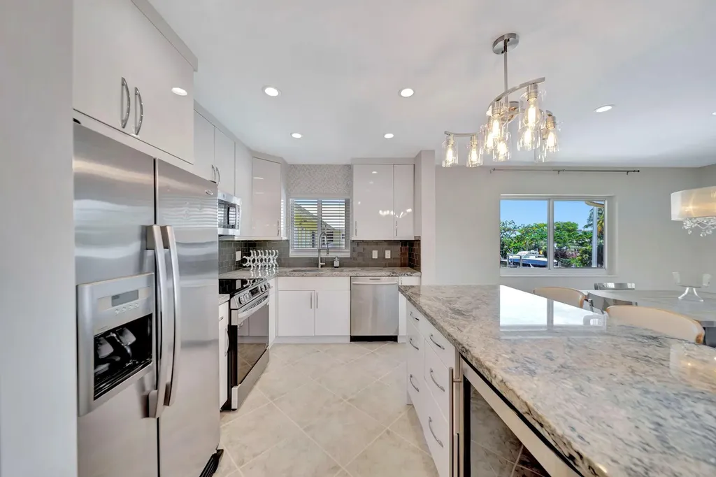 2811 NE 51 Street Fort Lauderdale FL 33308