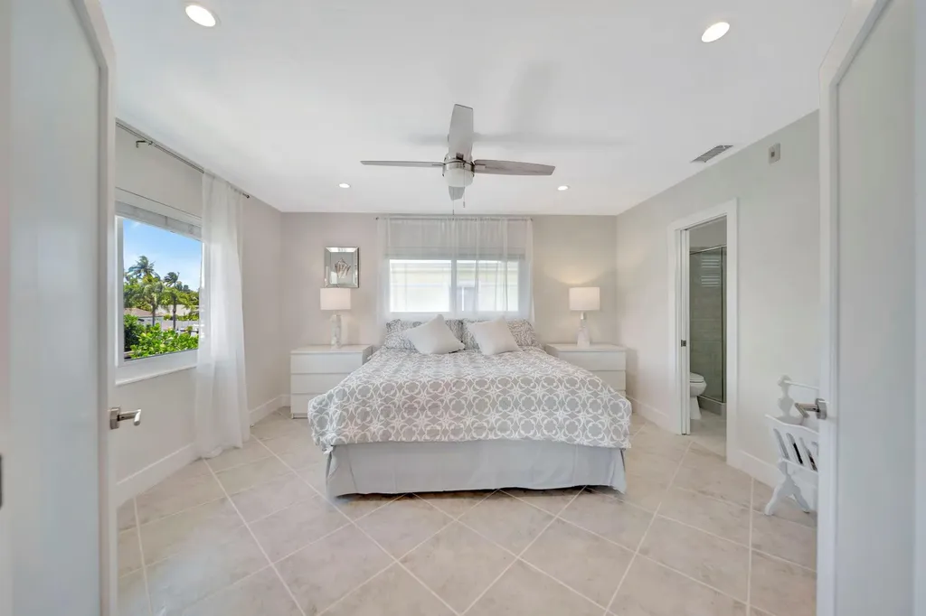 2811 NE 51 Street Fort Lauderdale FL 33308