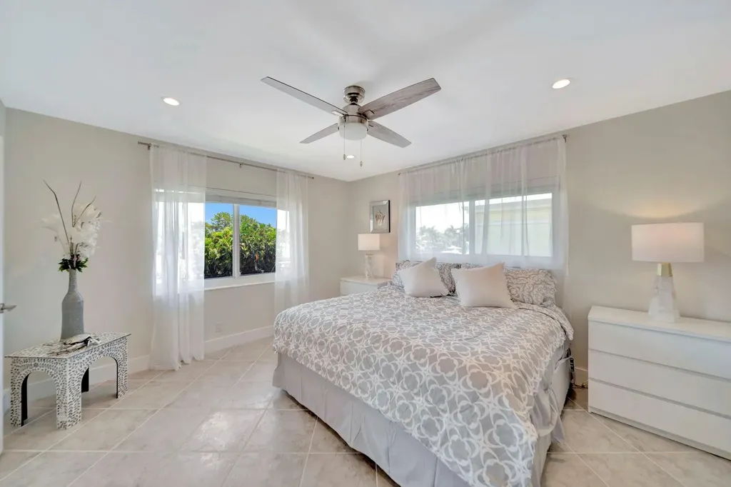 2811 NE 51 Street Fort Lauderdale FL 33308