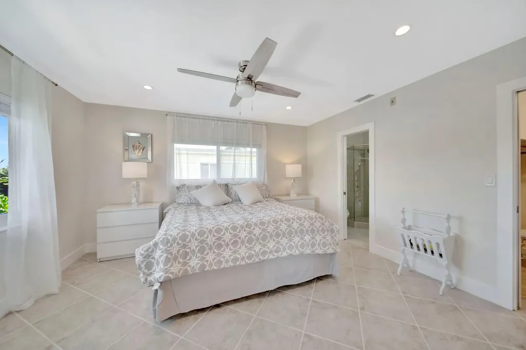 2811 NE 51 Street Fort Lauderdale FL 33308