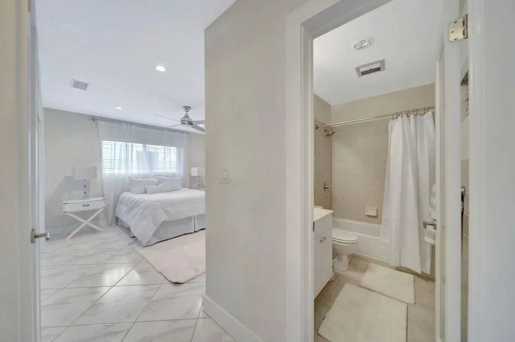 2811 NE 51 Street Fort Lauderdale FL 33308