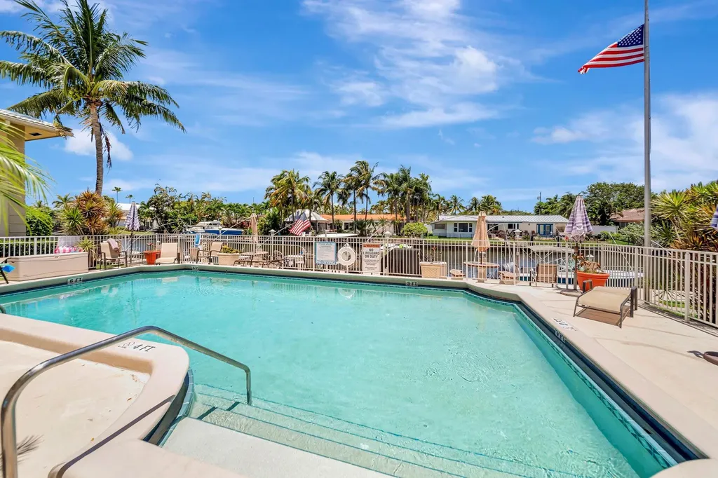 2811 NE 51 Street Fort Lauderdale FL 33308