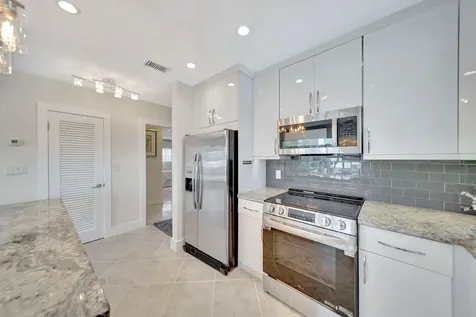 2811 NE 51 Street Fort Lauderdale FL 33308