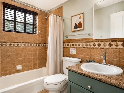 4460 NE 17th Terrace Oakland Park FL 33334